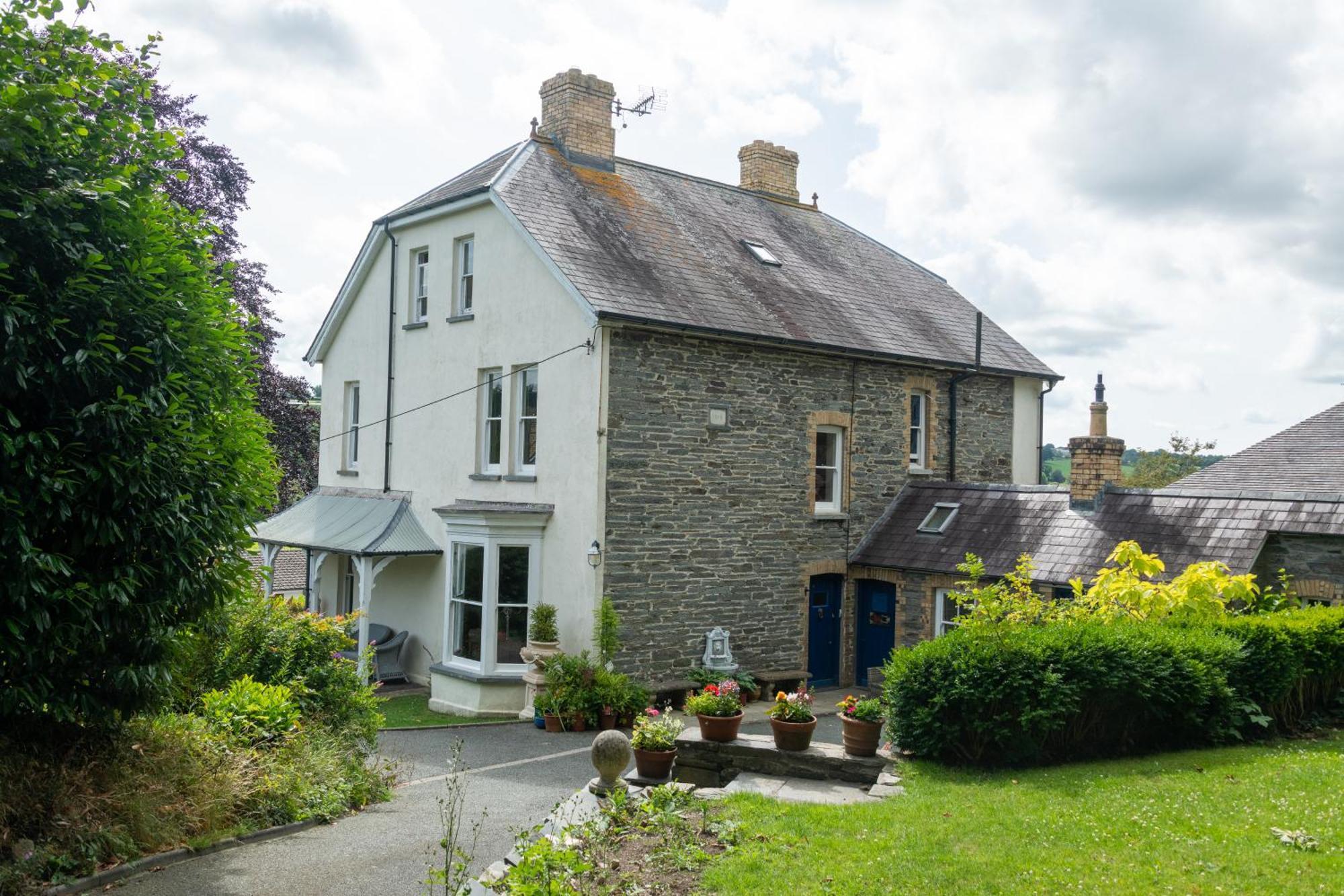 House Of Brohedyn Apartment Newcastle Emlyn Exterior photo